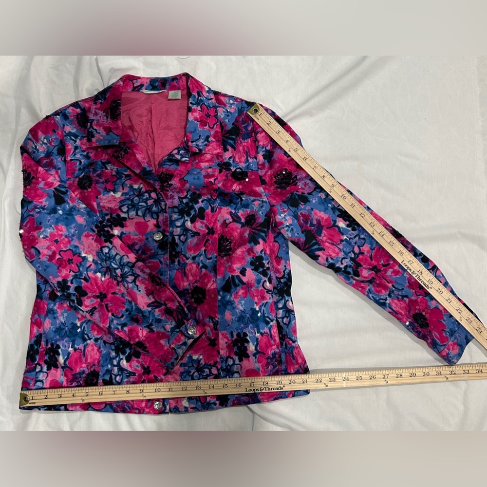 Laura Ashley Pink Blue
Watercolor Floral Blazer W/Rhinestone
Buttons Size Large - Picture 8 of 8